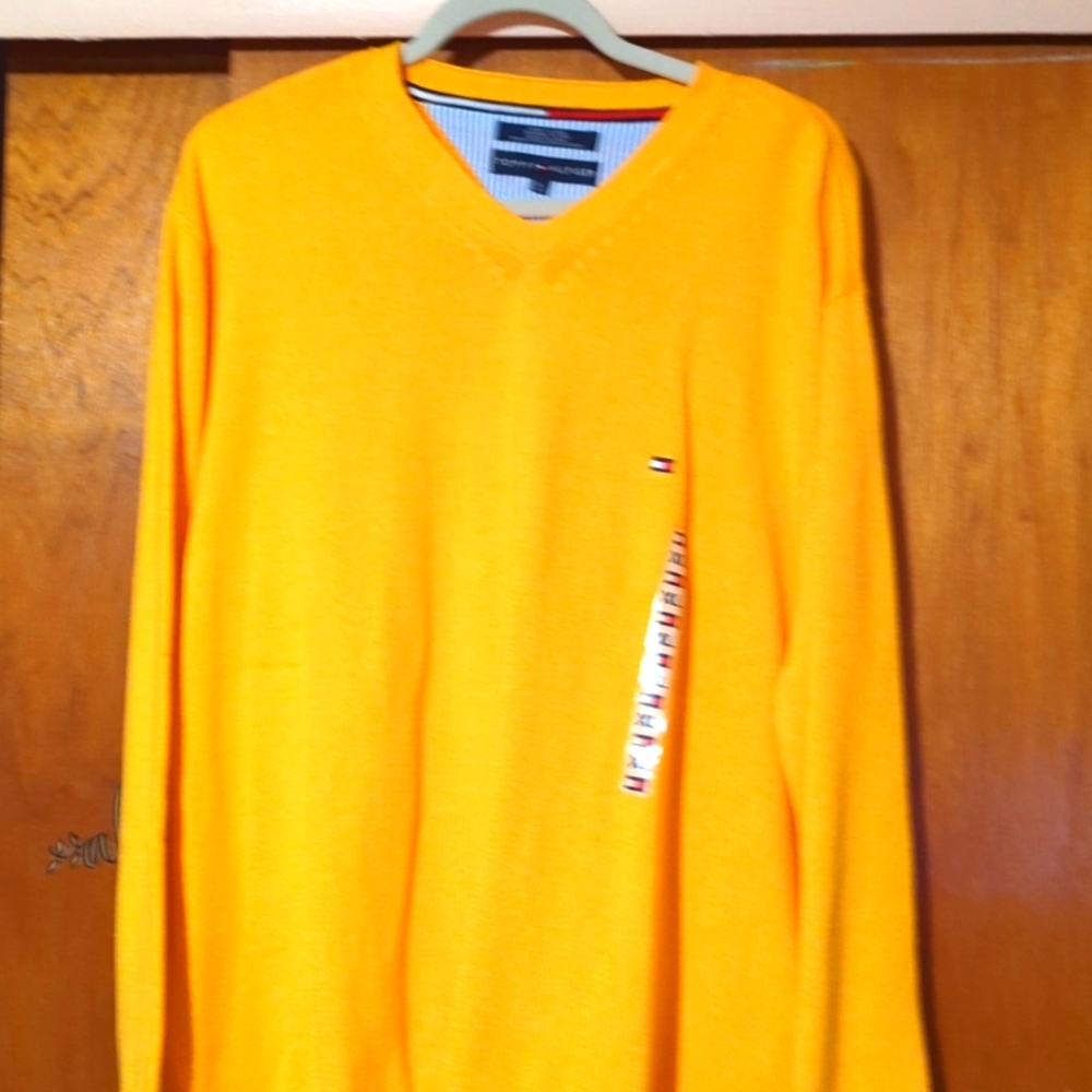 Tommy Hilfiger sweater